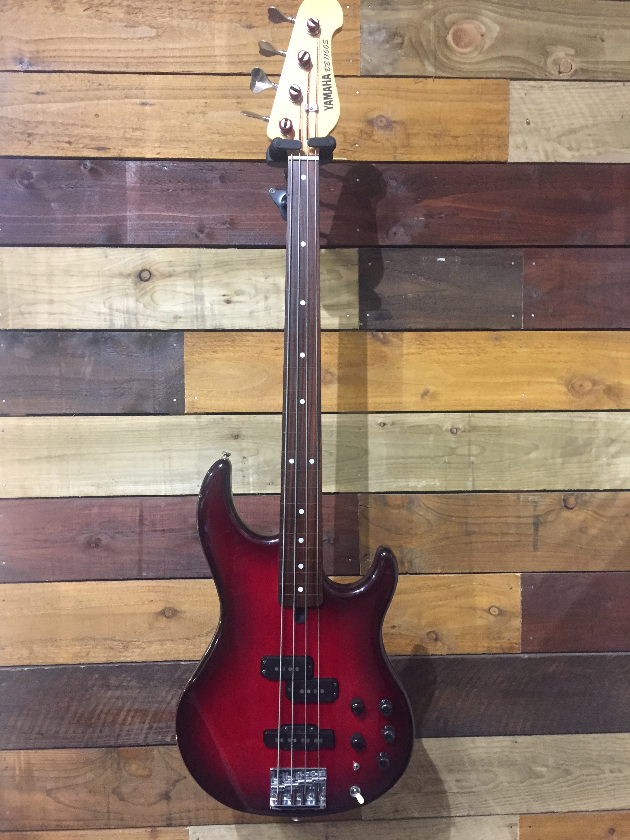 Yamaha BB1100S Fretless Bass 1990's Redburst