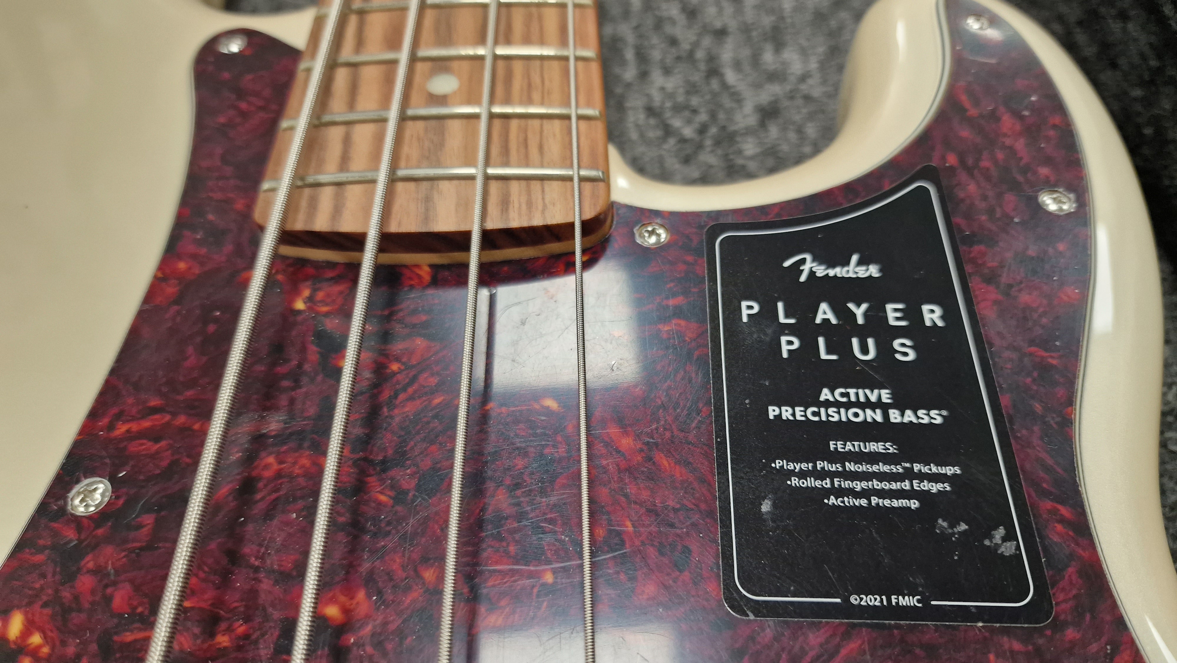 FENDER PLAYER PLUS PRECISION BASS IN OLYMPIC PEARL PJ Noiseless Active/Passive Pickups