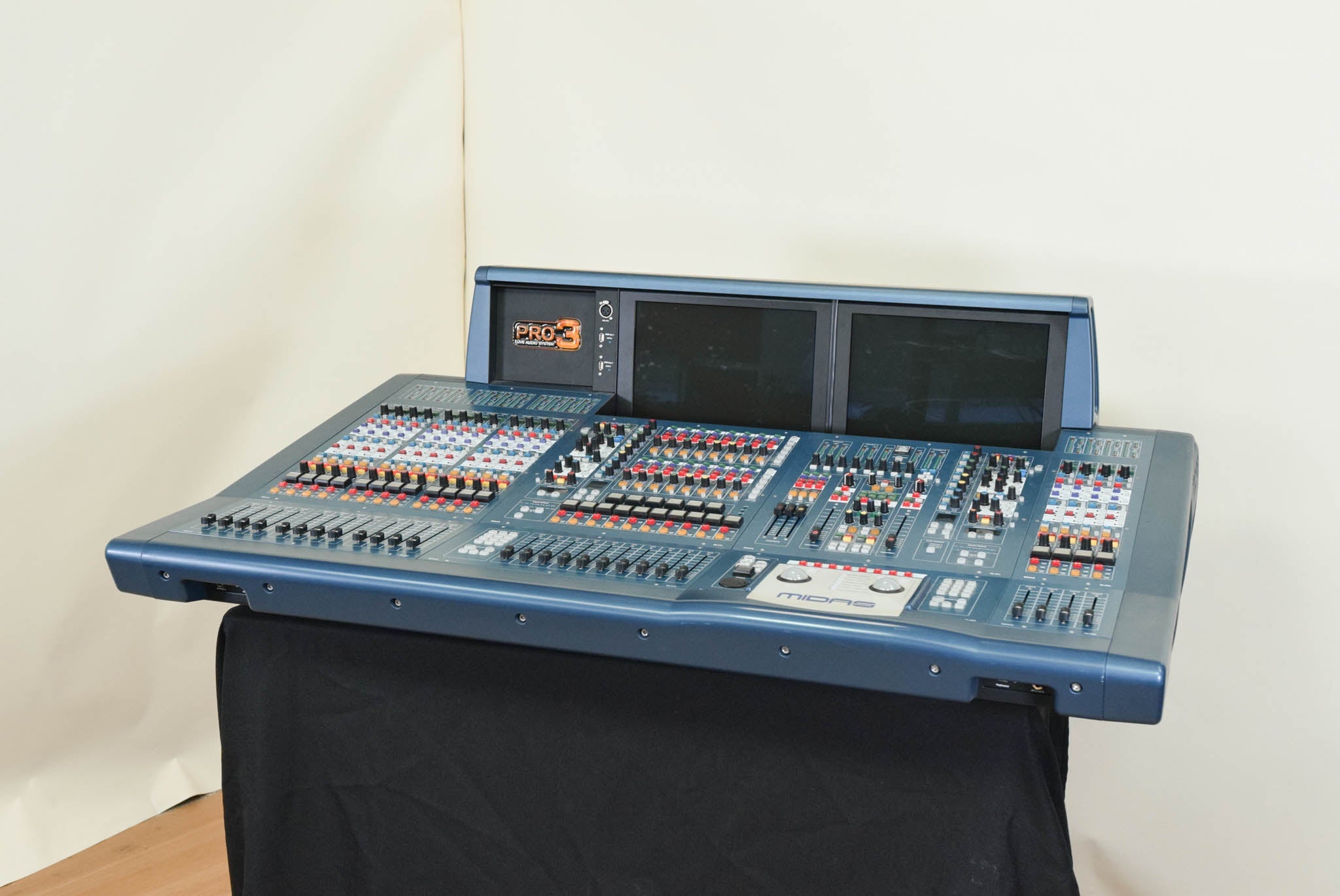 Midas PRO3 Live Audio Mixing Console