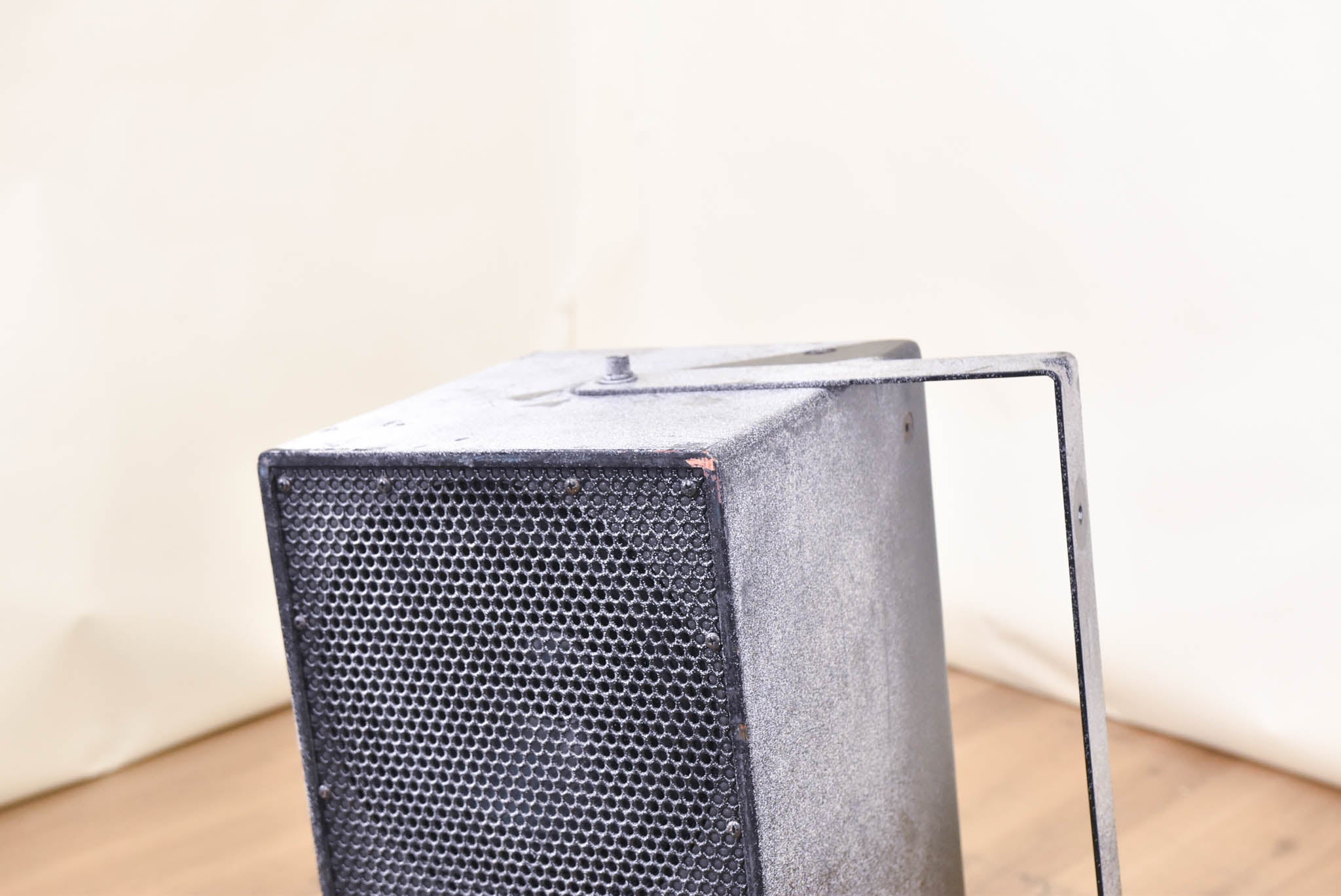 EAW UB82 Two-Way Full Range Passive Loudspeaker