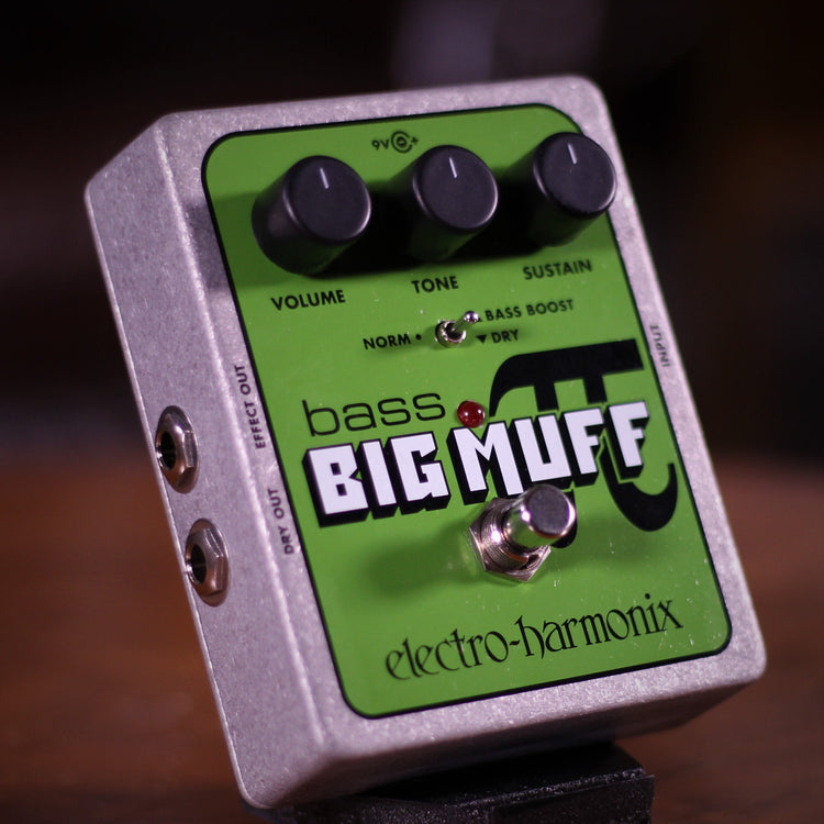 EHX Bass Big Muff right