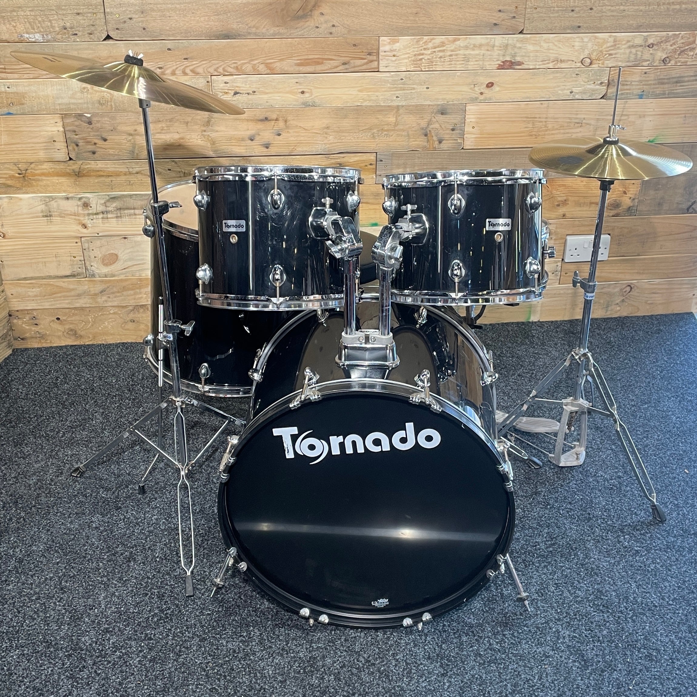 Pre-Owned Mapex Tornado 22" Rock in Black