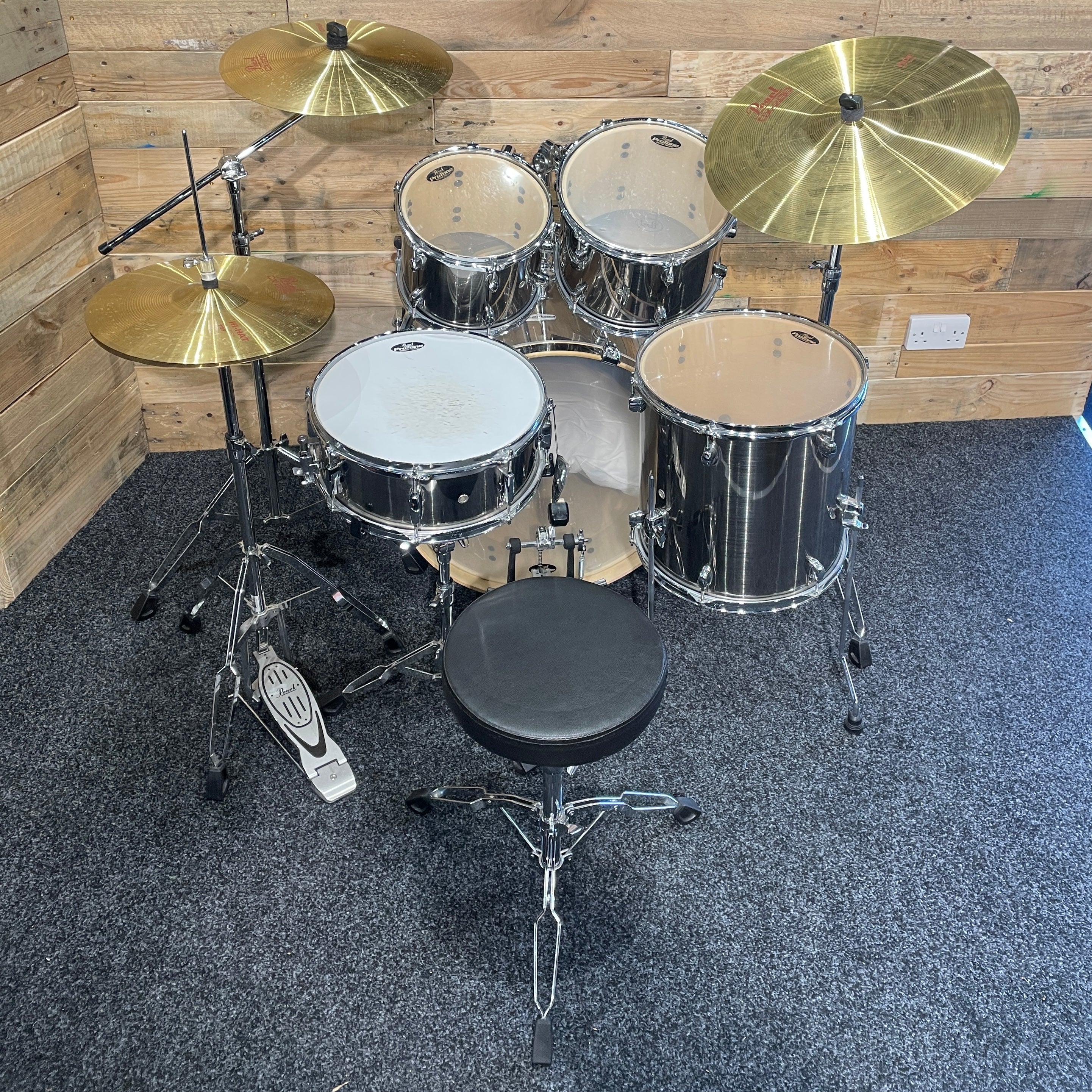 Pre-Owned Pearl Forum 22" Fusion Drum Kit in Smokey Chrome