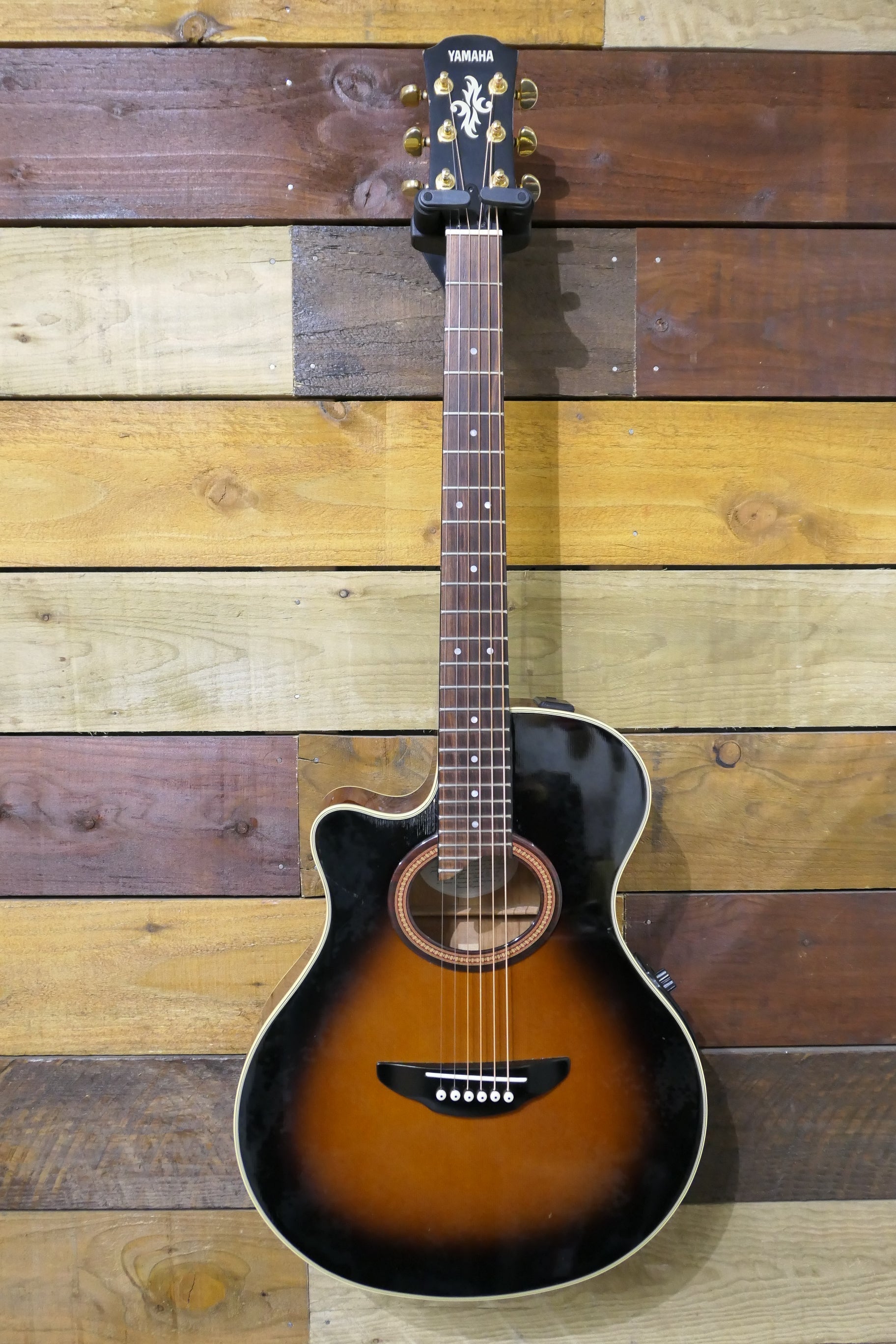 Yamaha APX-6LA Electro Acoustic Guitar Sunburst