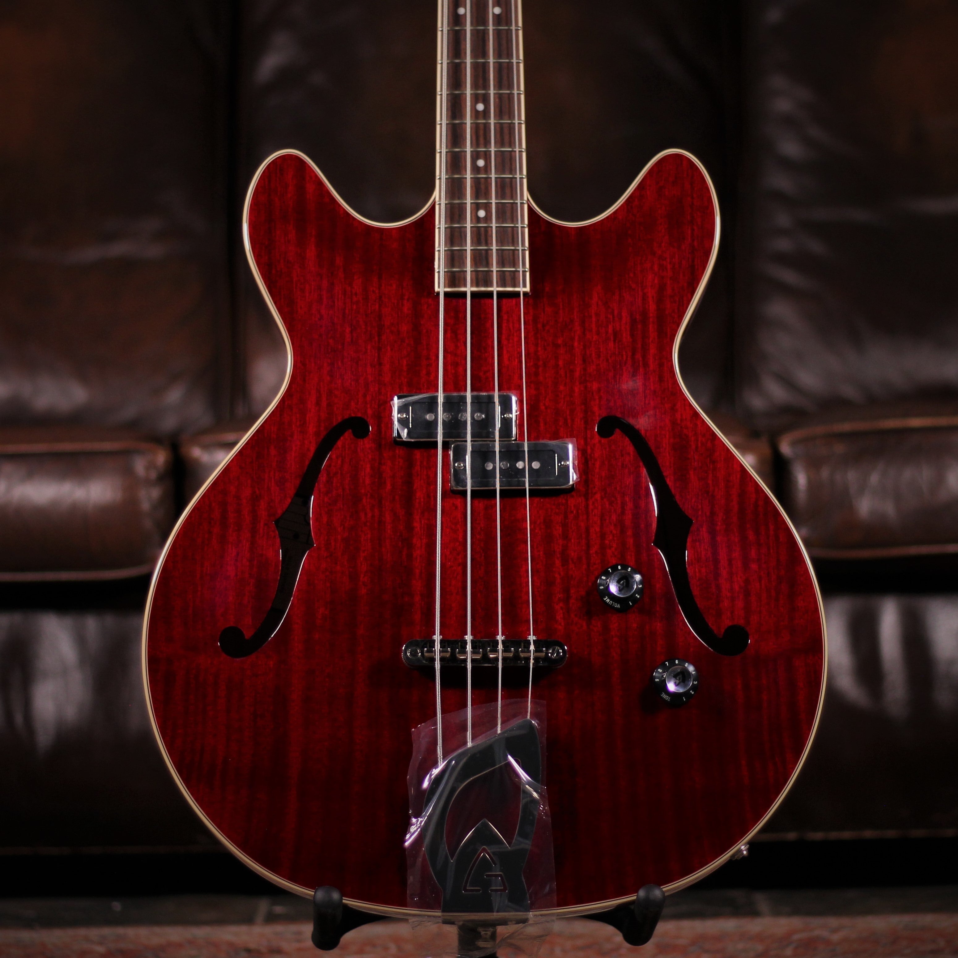 Guild Starfire I Bass Cherry Red