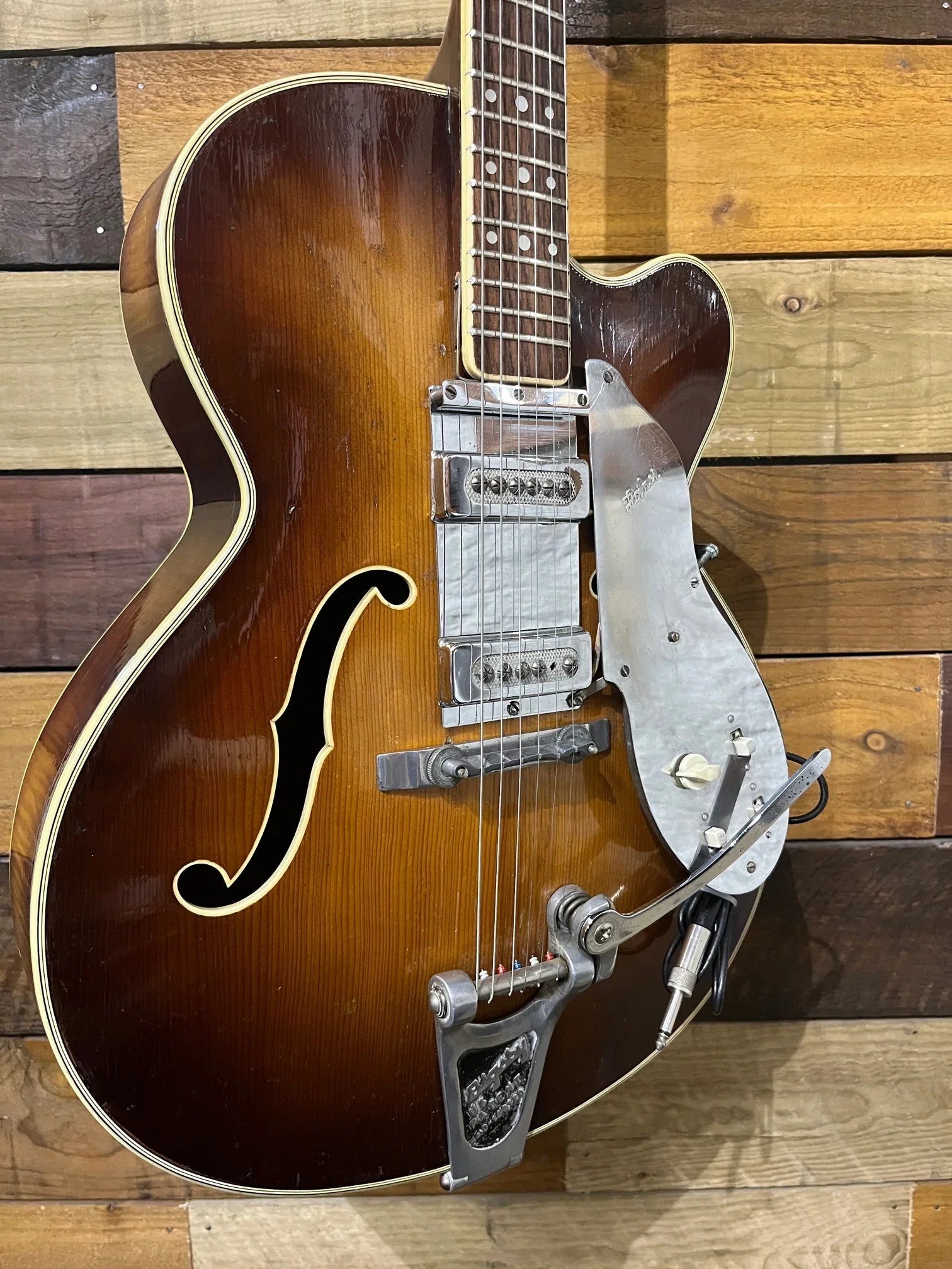 Hofner President Sunburst 1960 With Bigsby and Vintage Pickups