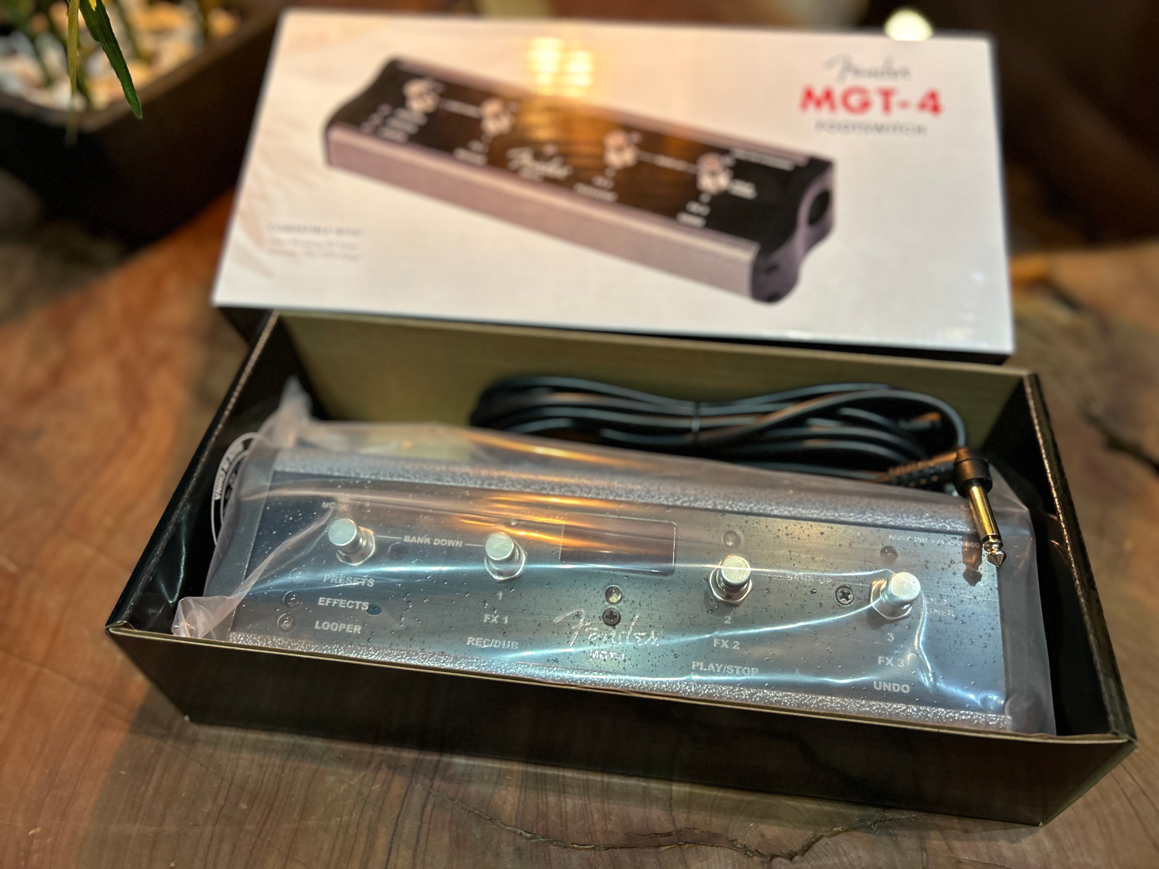 NEW Fender MGT-4 Footswitch with Box