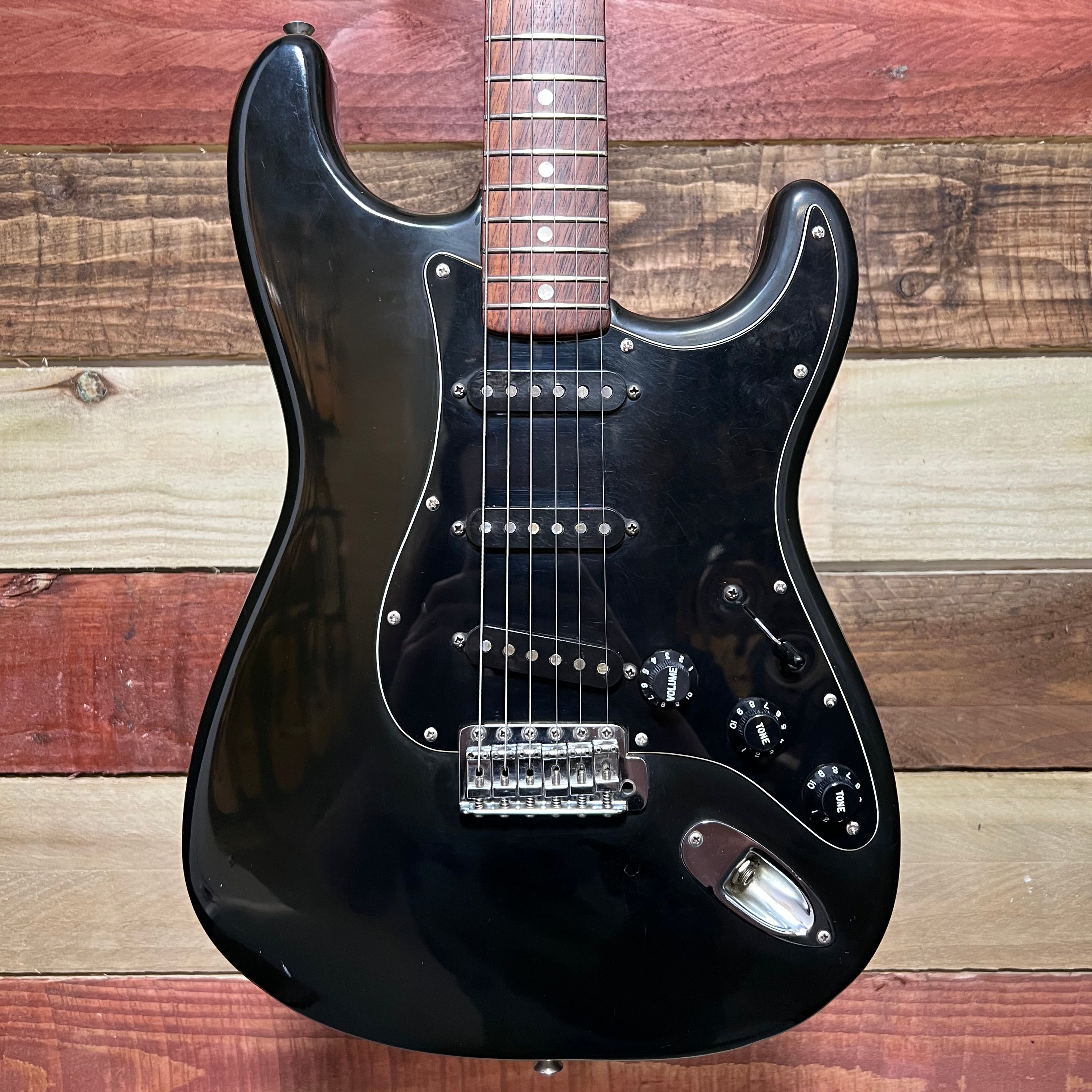 1976 Fender Stratocaster with Rosewood Fretboard Black