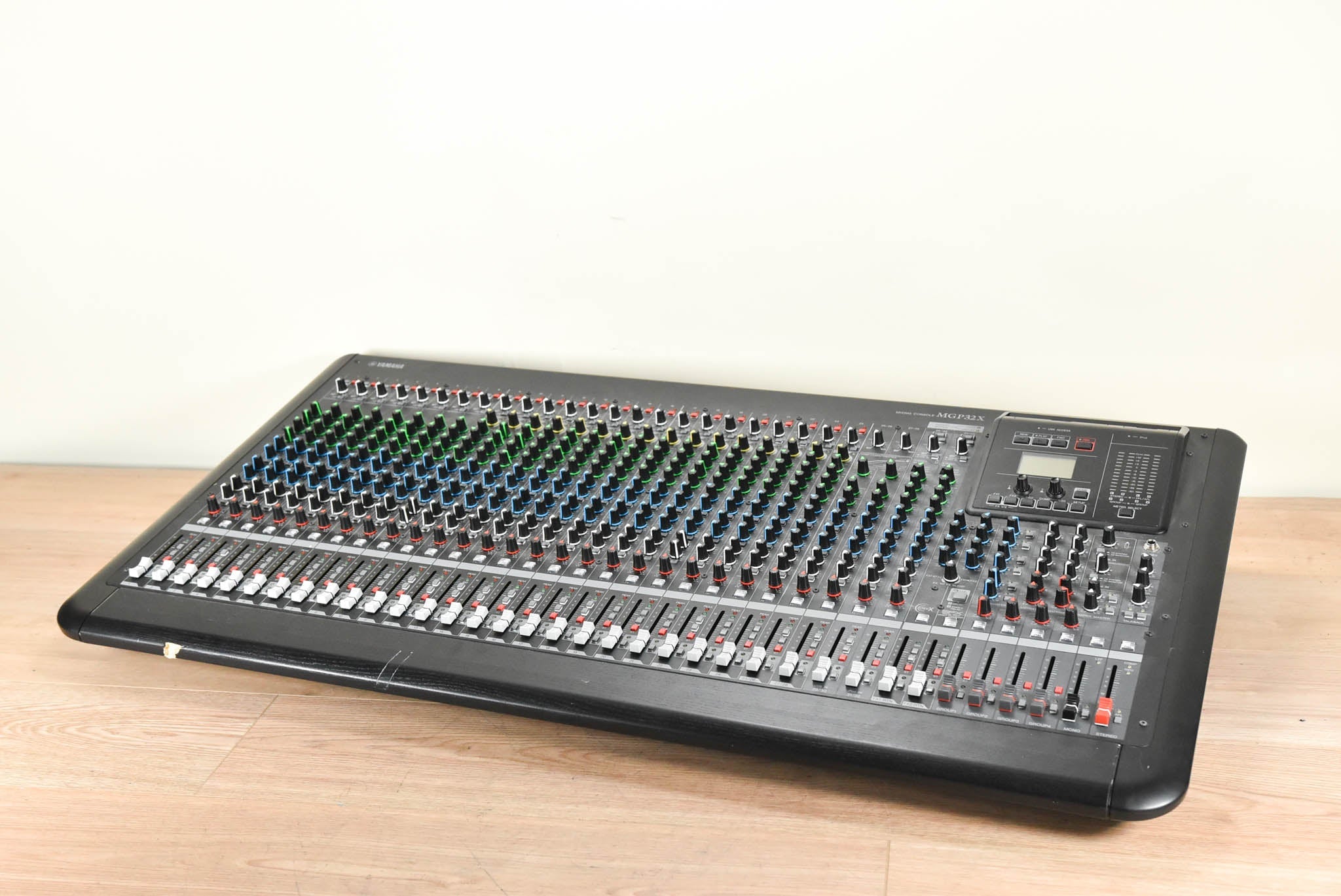 Yamaha MGP32X 32-CH Analog Mixing Console w/ DSP Effects