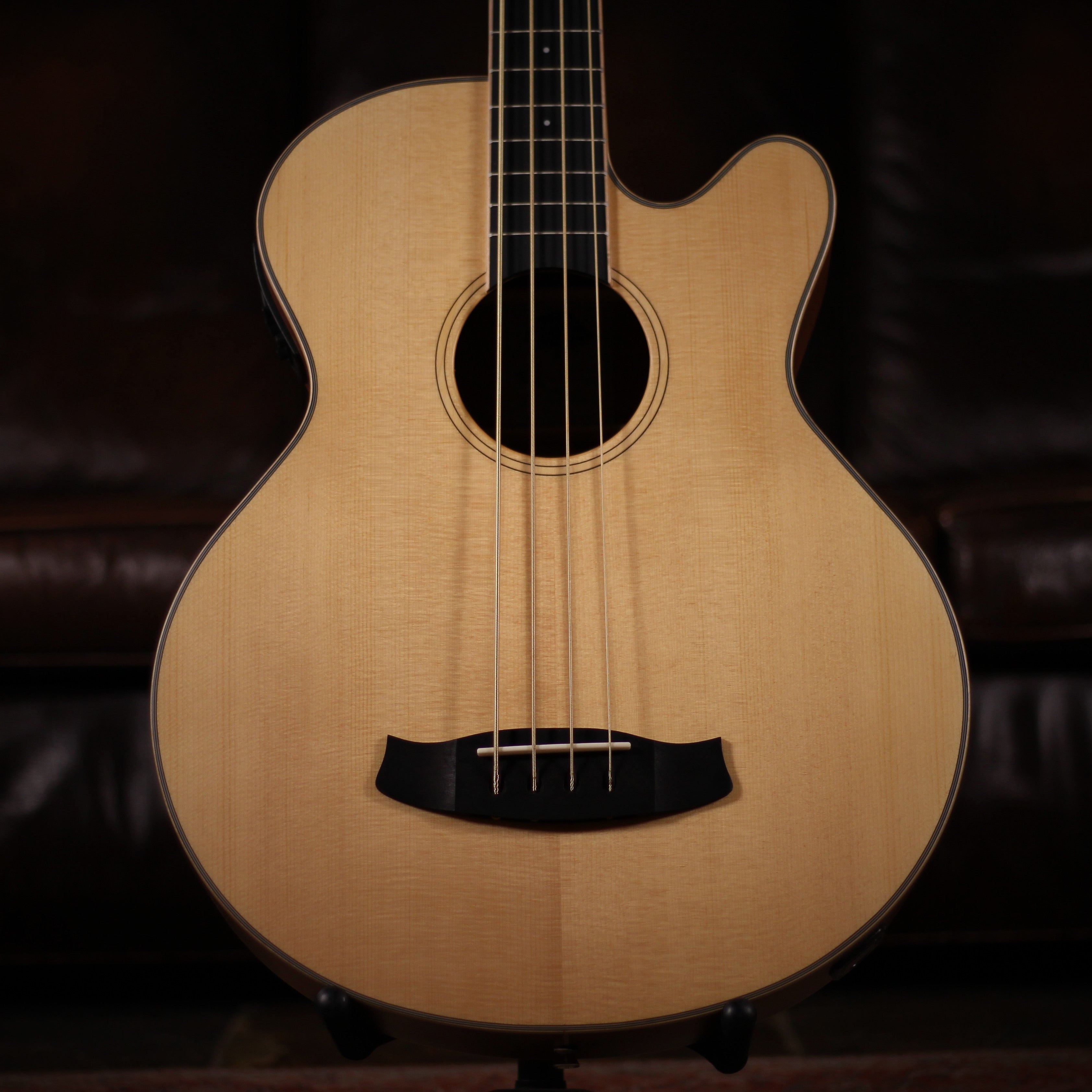 Tanglewood TW8 AB Acoustic Bass