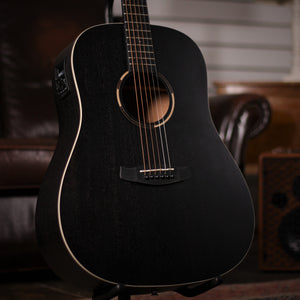 Tanglewood Blackbird TWBB SDE angled