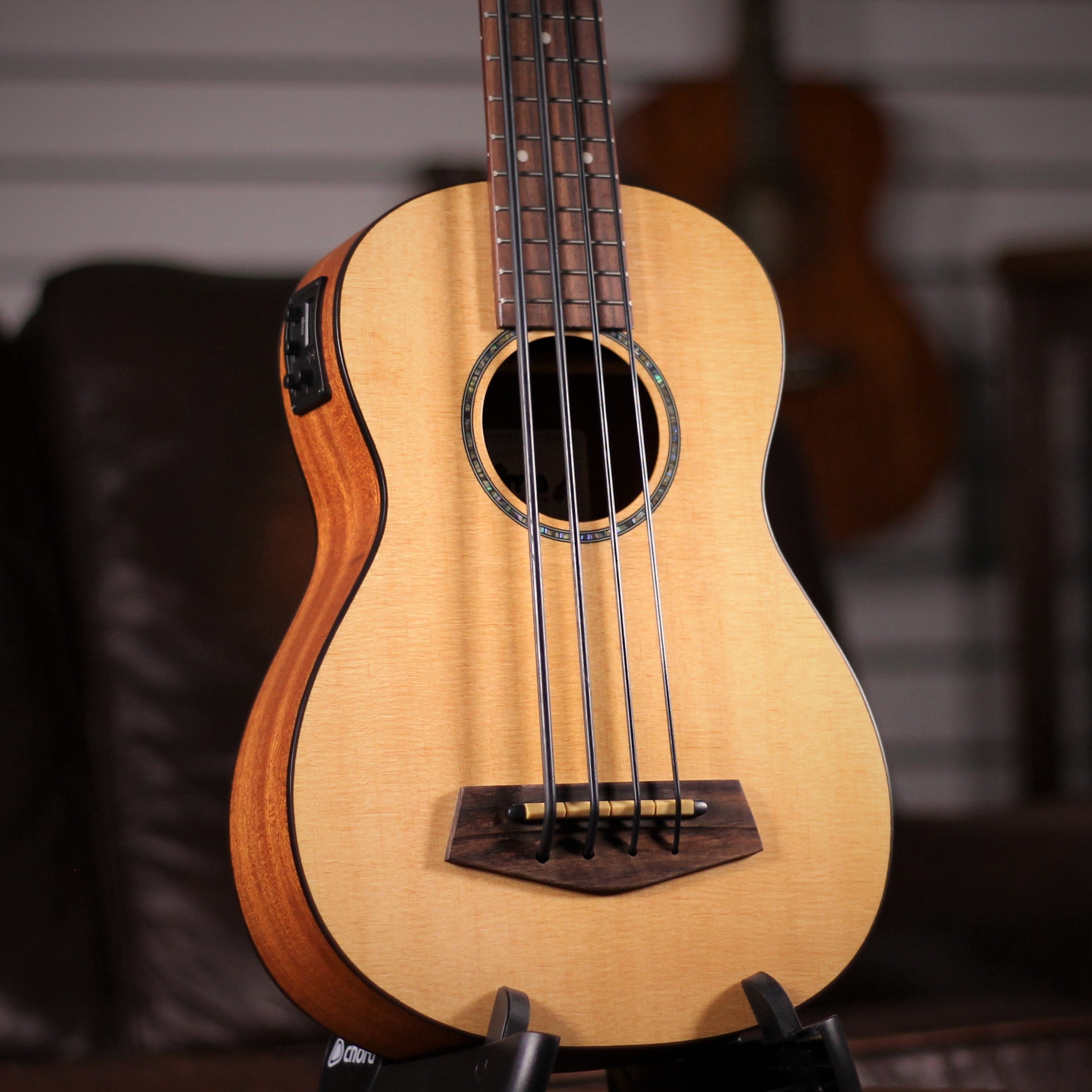 Uma UB-1 Uke Bass angled