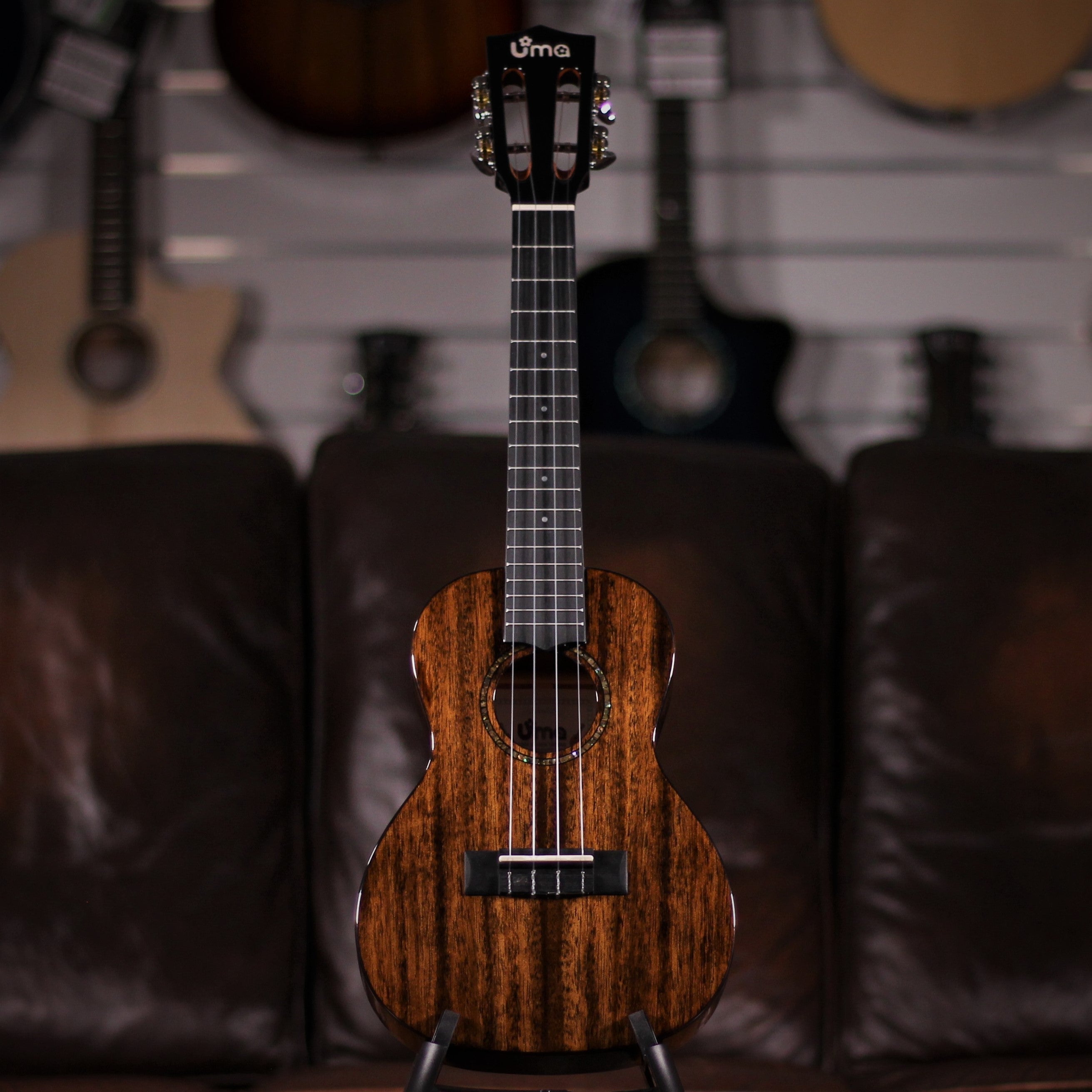 Uma UK-20SC Black Concert Ukulele full