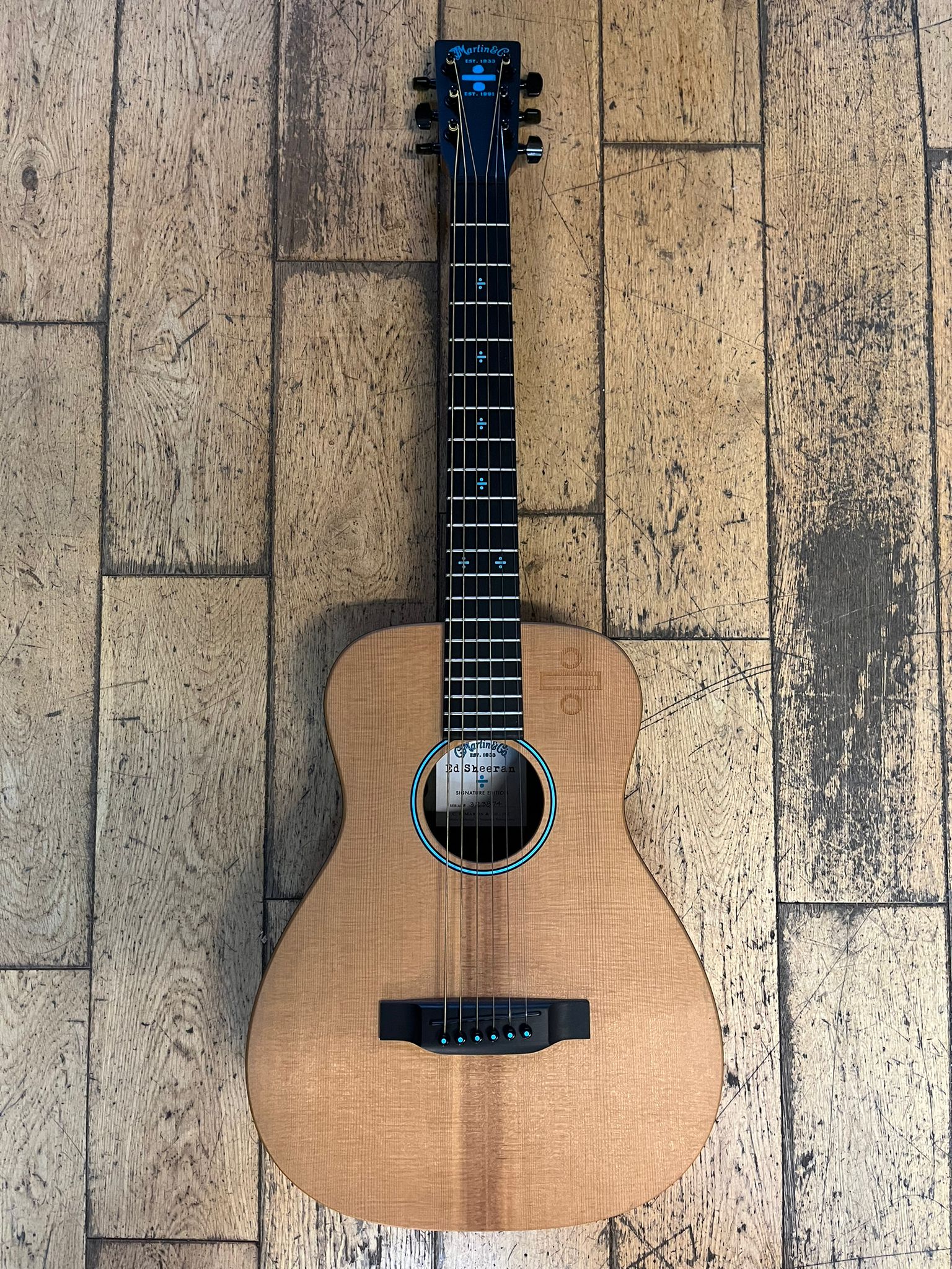 Martin Ed Sheeran Divide Signature Edition Guitar