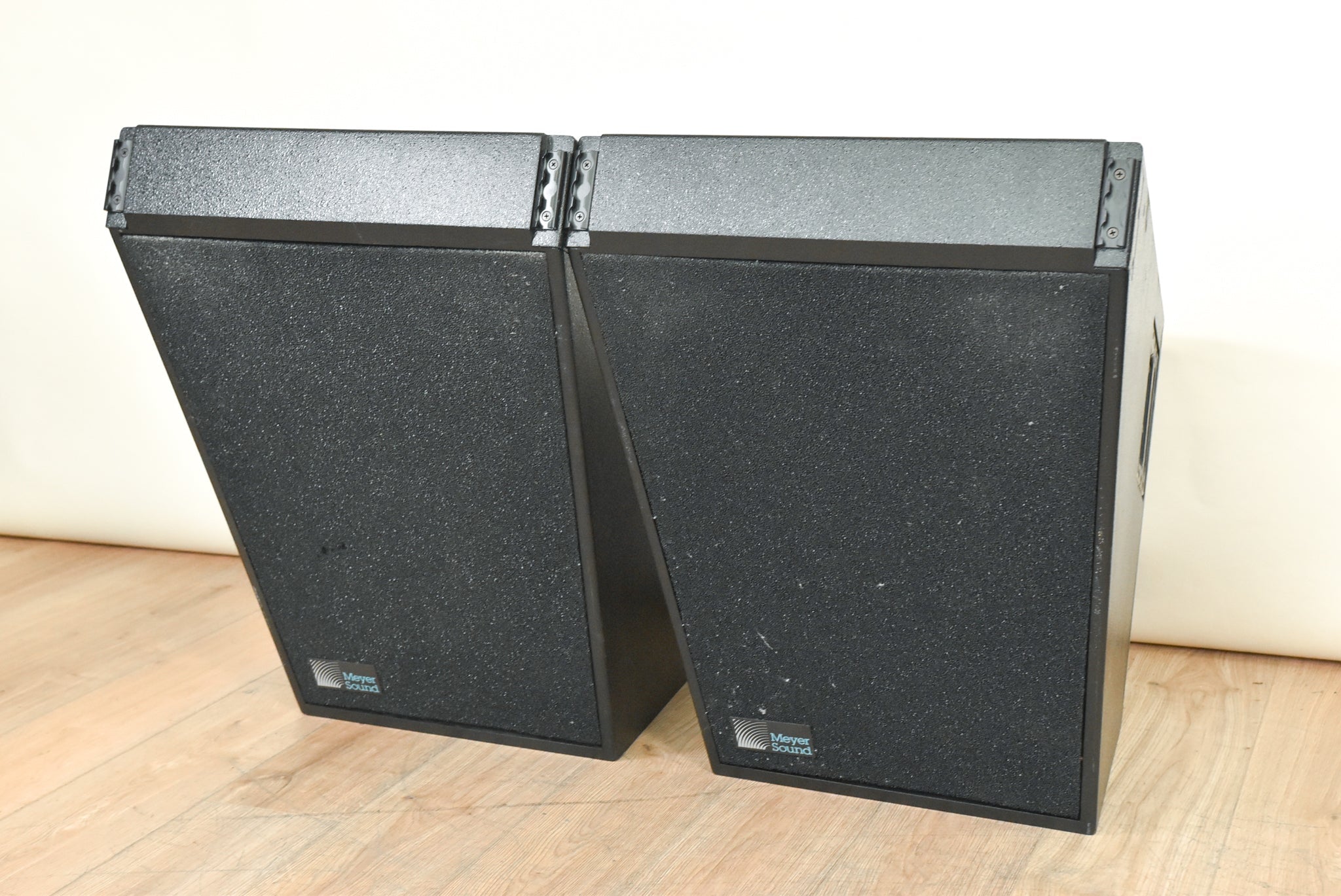 Meyer Sound DF-4 Medium-Throw Down Fill Self-Powered Loudspeaker (PAIR)