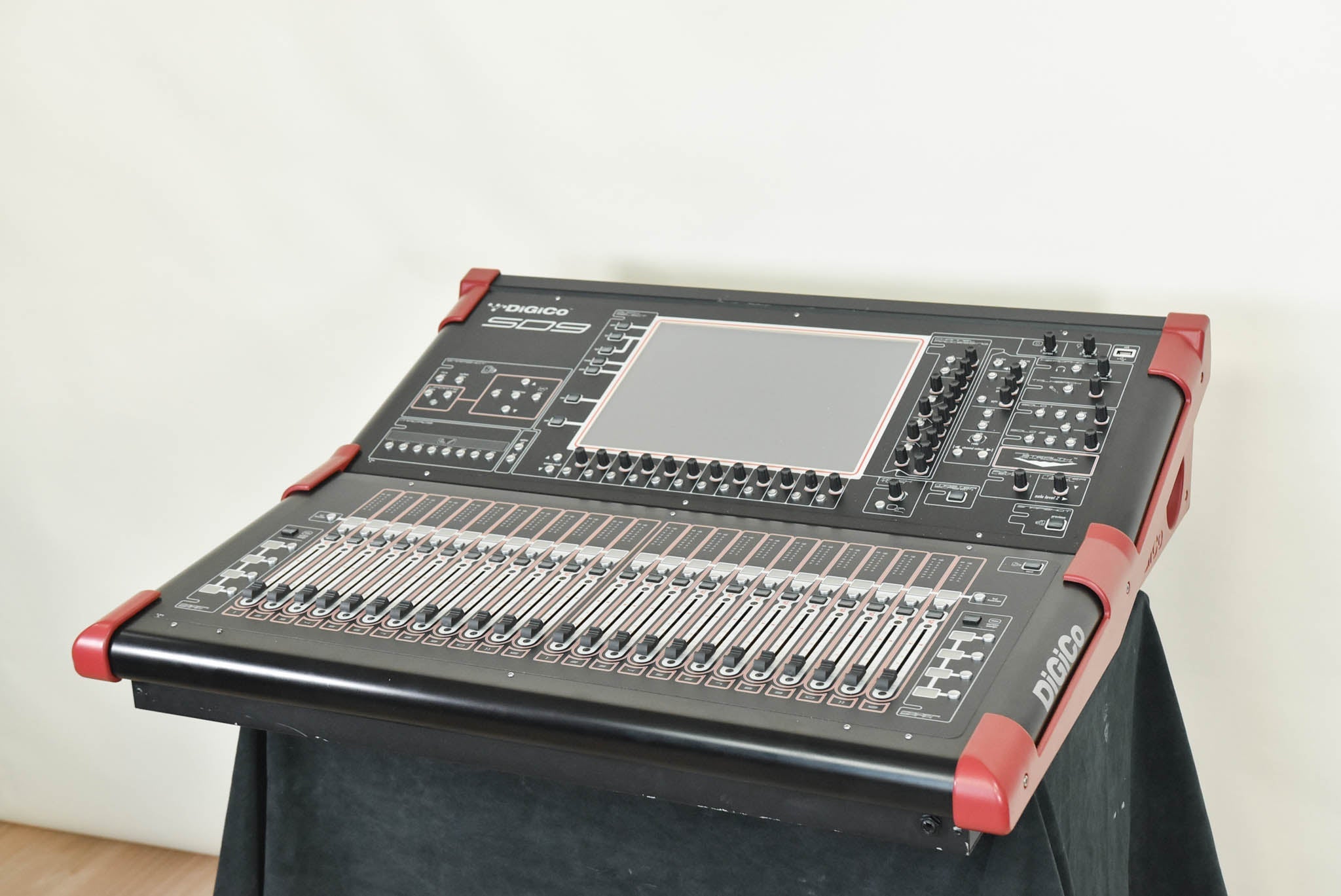 DiGiCo SD9 Digital Mixing Console