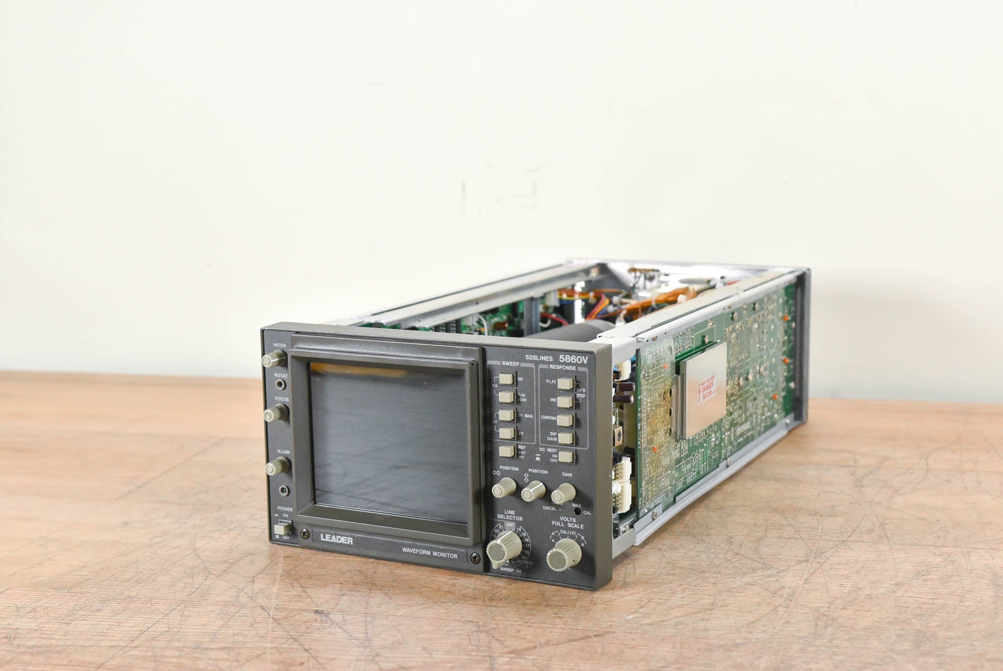 Leader 5860V NTSC Waveform Monitor