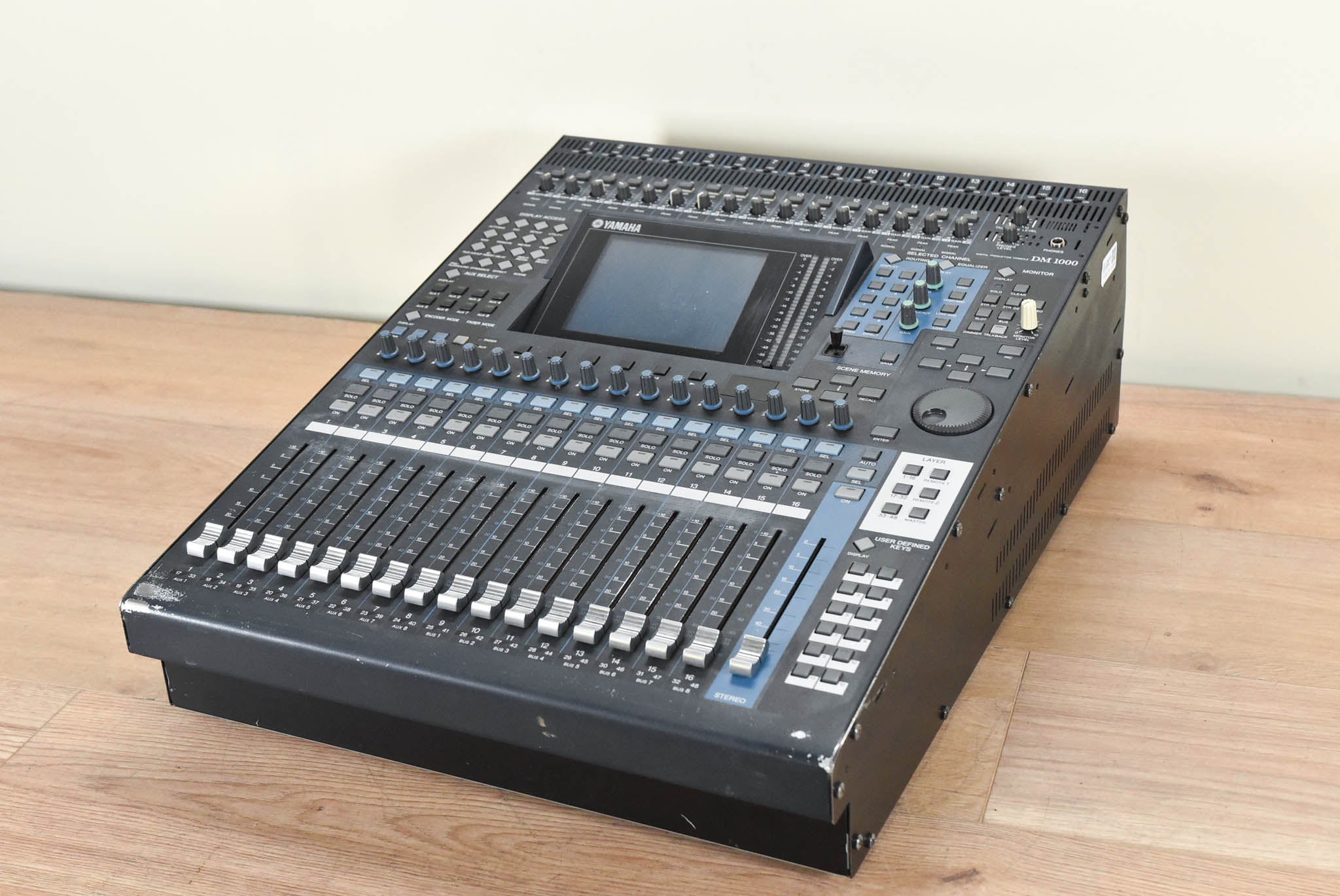 Yamaha DM1000 48-Channel Digital Audio Mixer